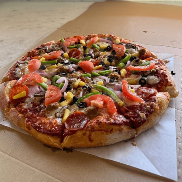 Super Combo Pizza (Medium).