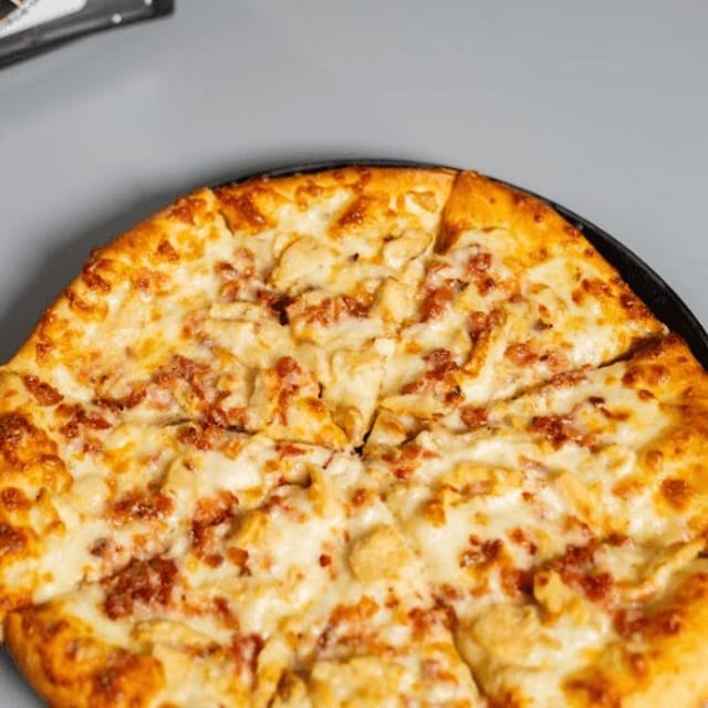 Chicken Bacon Pizza (Medium).