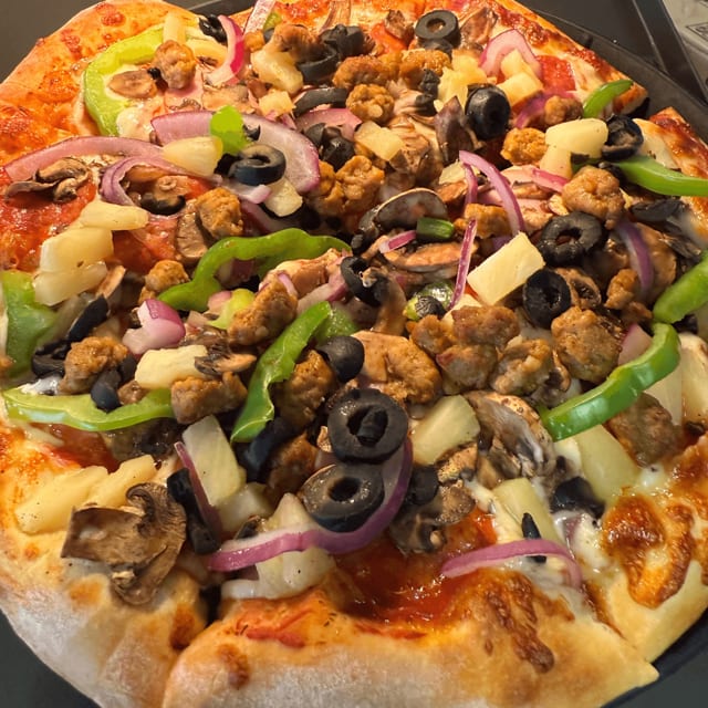 Super Combo Pizza.